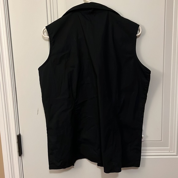 Susanne’s button down vest blouse - Picture 7 of 7